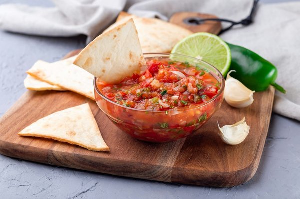 Can You Craft a Spicy Mexican Salsa with Roasted Tomatillos and Chilies?
